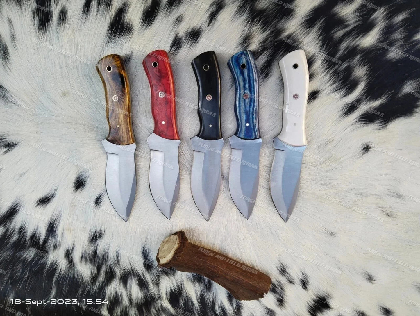 Lot of 50 PCS CUSTOM HANDMADE CARBON STEEL 6" SKINNER HUNTING KNIVES W/SHEATHS.