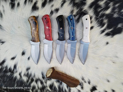 Lot of 50 PCS CUSTOM HANDMADE CARBON STEEL 6" SKINNER HUNTING KNIVES W/SHEATHS.