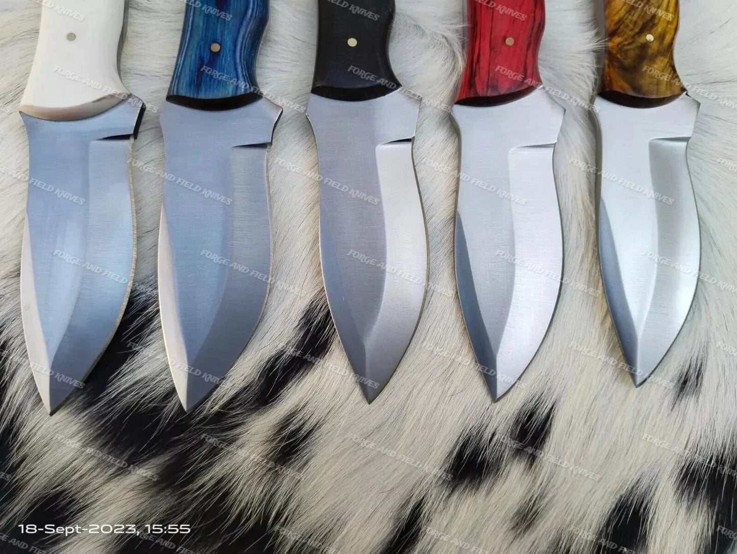 Lot of 50 PCS CUSTOM HANDMADE CARBON STEEL 6" SKINNER HUNTING KNIVES W/SHEATHS.