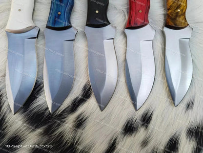 Lot of 50 PCS CUSTOM HANDMADE CARBON STEEL 6" SKINNER HUNTING KNIVES W/SHEATHS.
