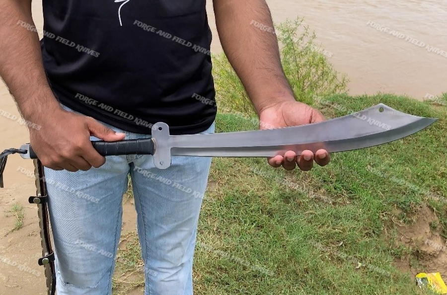 Custom Handmade High Carbon Steel Sword â Full Tang Hunting Machete withÂ Leather